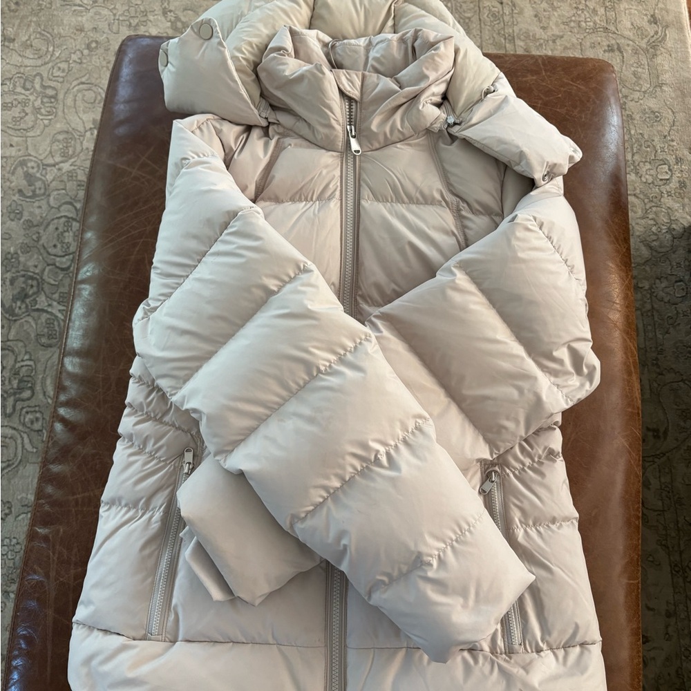 Athleta Women's Light Beige Puffer Jacket